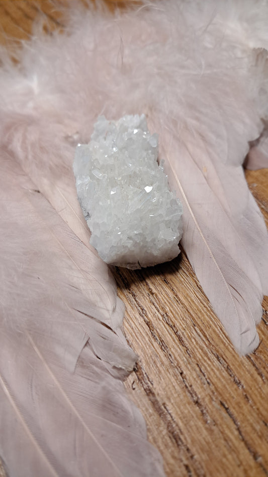 Bergkristal Cluster – Zuiverheid, Helderheid & Energieversterking