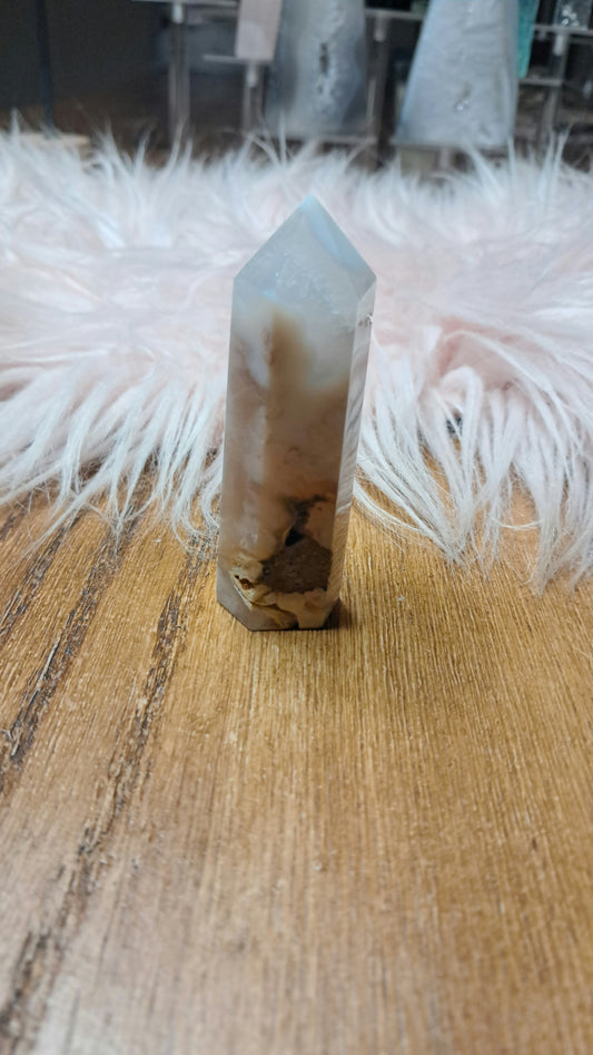 Kersenbloesem Agaat Toren – Zachtheid, Groei & Emotionele Rust